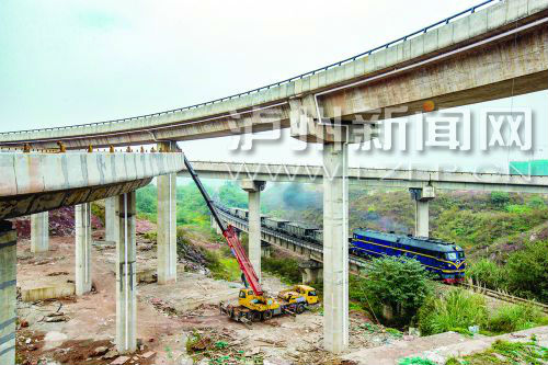 正在建設中的城西馬屋基立交。 記者 牟科 攝